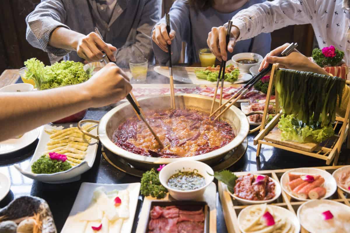 Çinliler’in Vazgeçemediği Yemek: Hot Pot